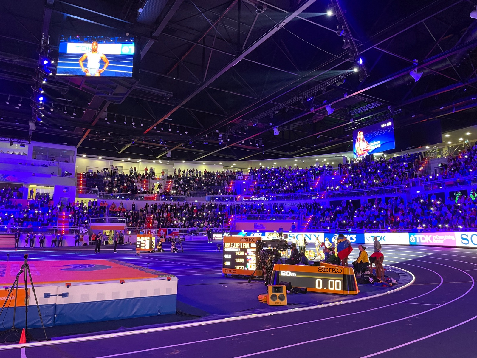 Case Study: Turning an Indoor Athletics Crowd Into an Active Audience